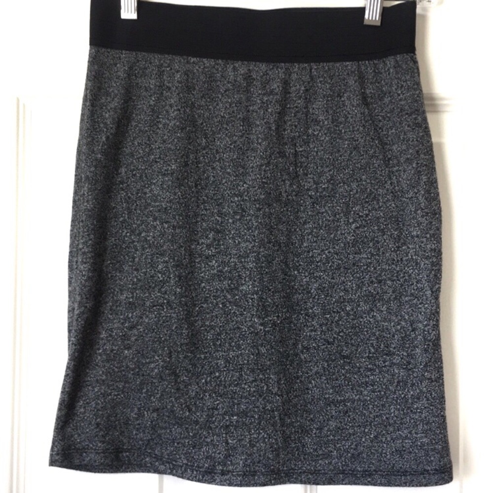 3/$15 AMERICAN EAGLE Gray Pencil Skirt Size S
